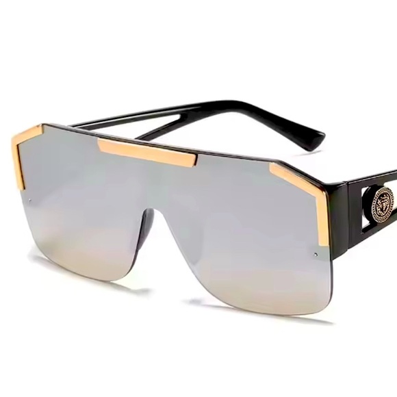 Chic Black and Gold Sunglasses - Picture 1 of 1